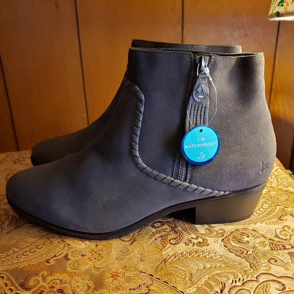 Jack Rogers Waterproof Suede Ankle Gray Boots 11 M NWT